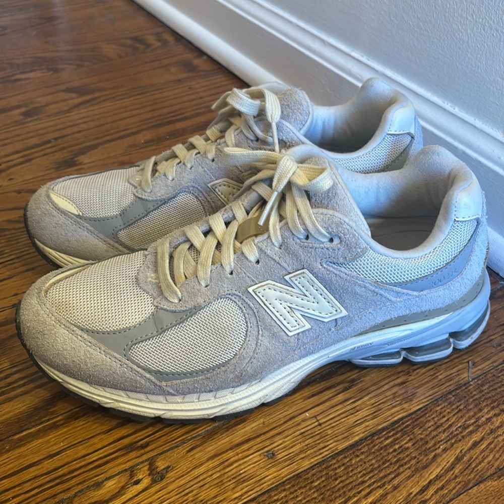 New Balance 2002r